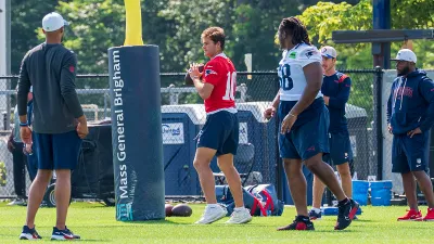 Patriots quarterback Drake Maye