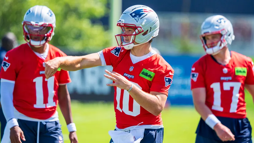 Patriots quarterbacks Drake Maye and Joshua Dobbs