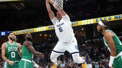 Grizzlies forward Kenneth Lofton Jr.