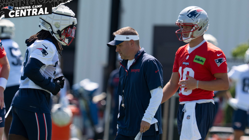 Patriots running back Rhamondre Stevenson, offensive coordinator Josh McDaniels and quarterback Drake Maye