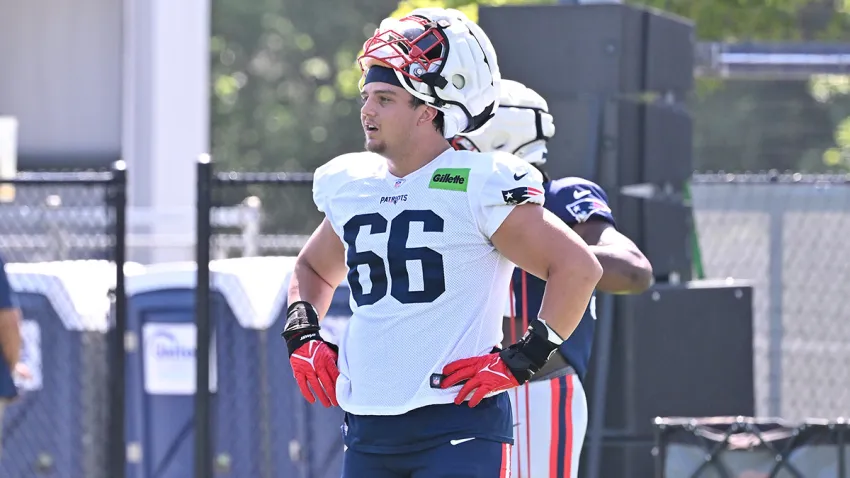 Patriots offensive tackle Will Campbell
