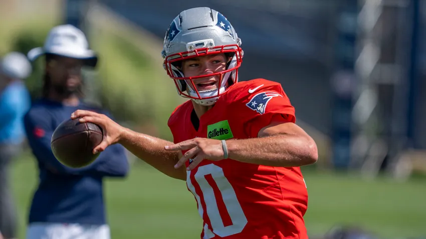 Patriots quarterback Drake Maye