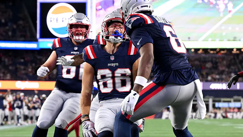 Patriots wide receiver Efton Chism III