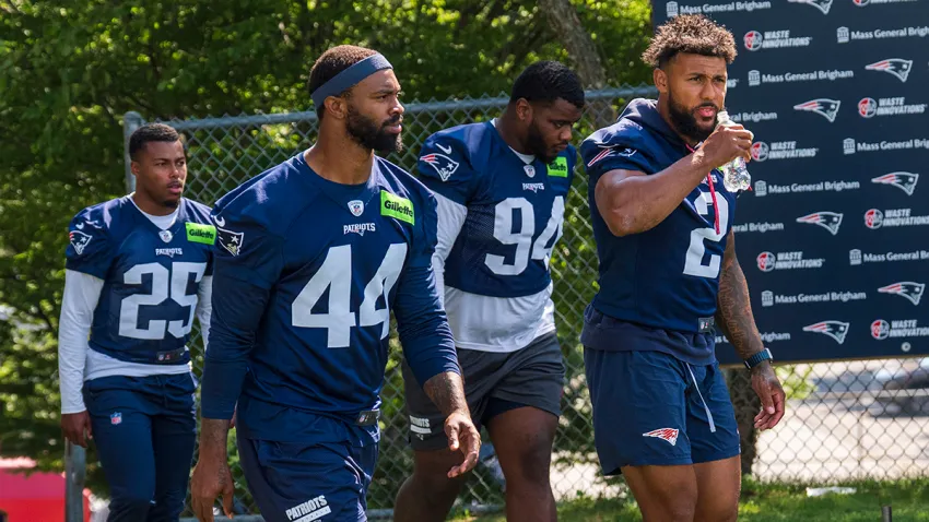 Patriots edge defenders K'Lavon Chaisson and Harold Landry