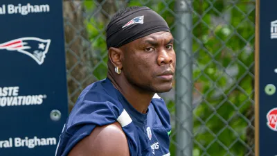 Patriots defensive end Keion White