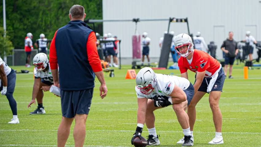 Patriots head coach Mike Vrabel, quarterback Drake Maye