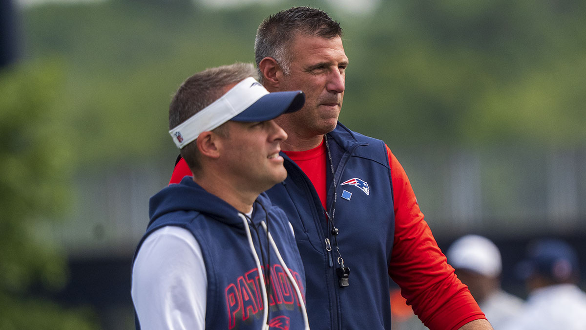 https://media.nbcsportsboston.com/2025/12/Josh-McDaniels-Mike-Vrabel.jpg?quality=85&strip=all
