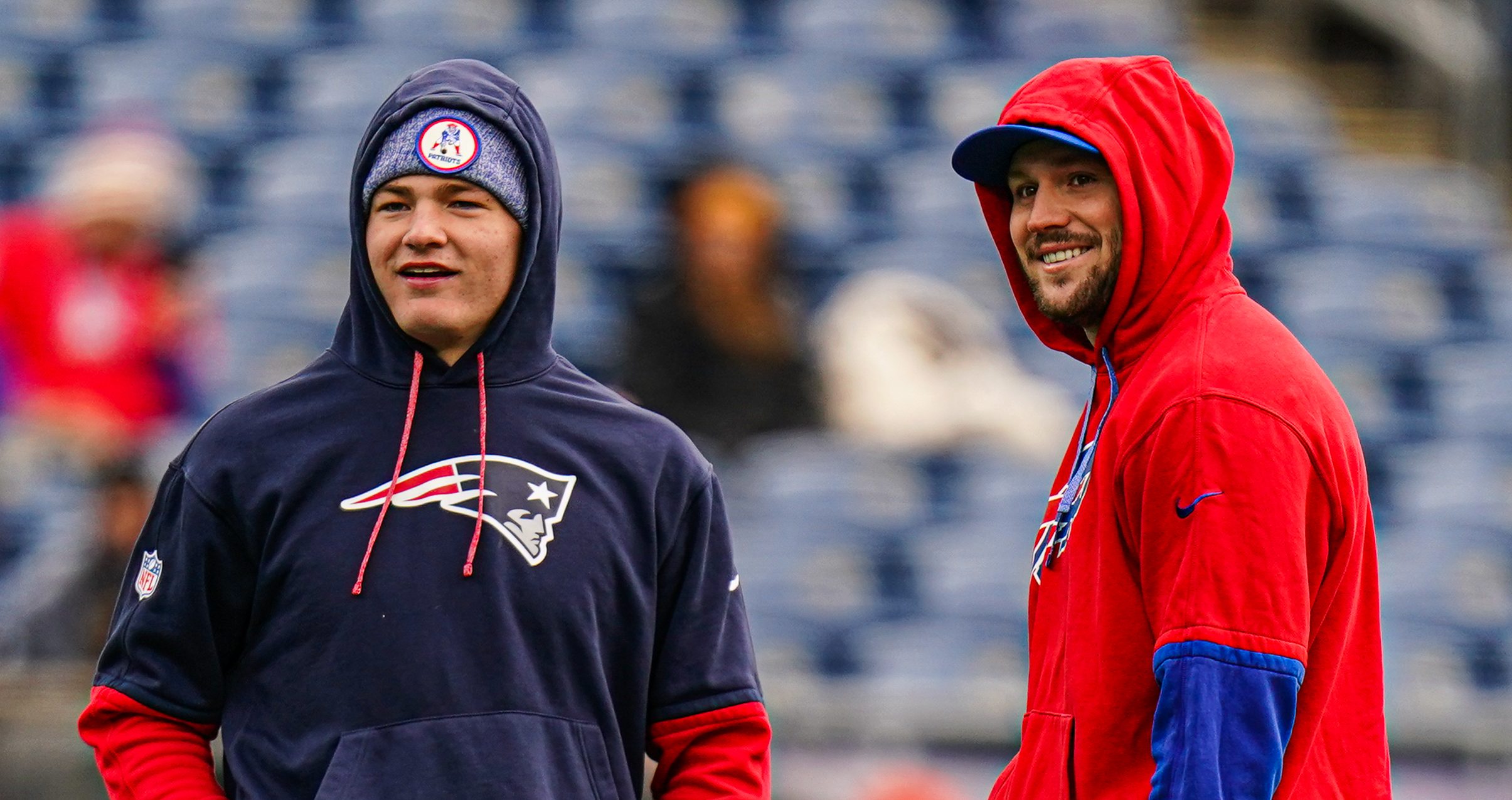 Danny Amendola salutes ex-Patriots teammate Julian Edelman after