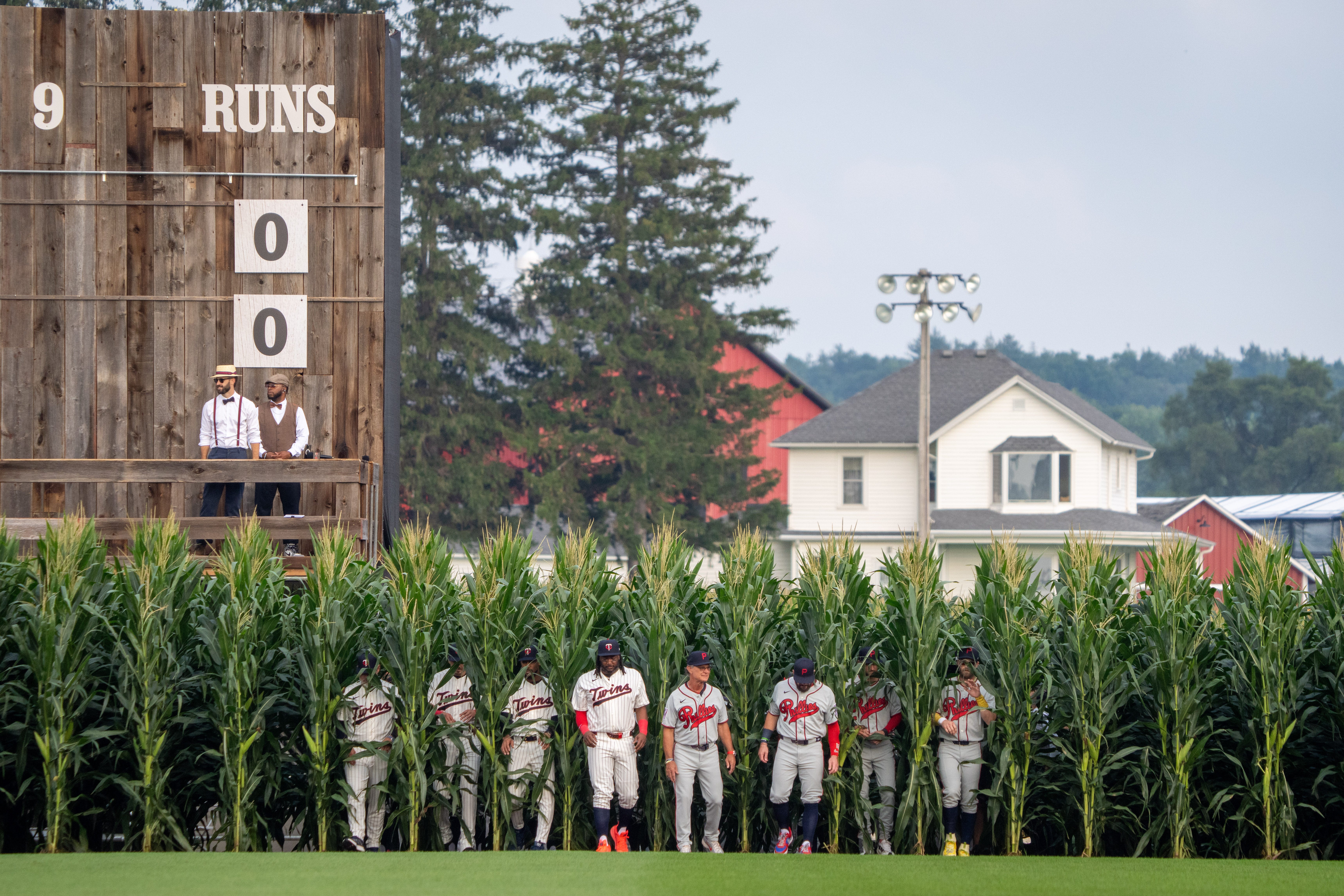 Phillies rout Twins 7-1 in 2026 Field of Dreams game
