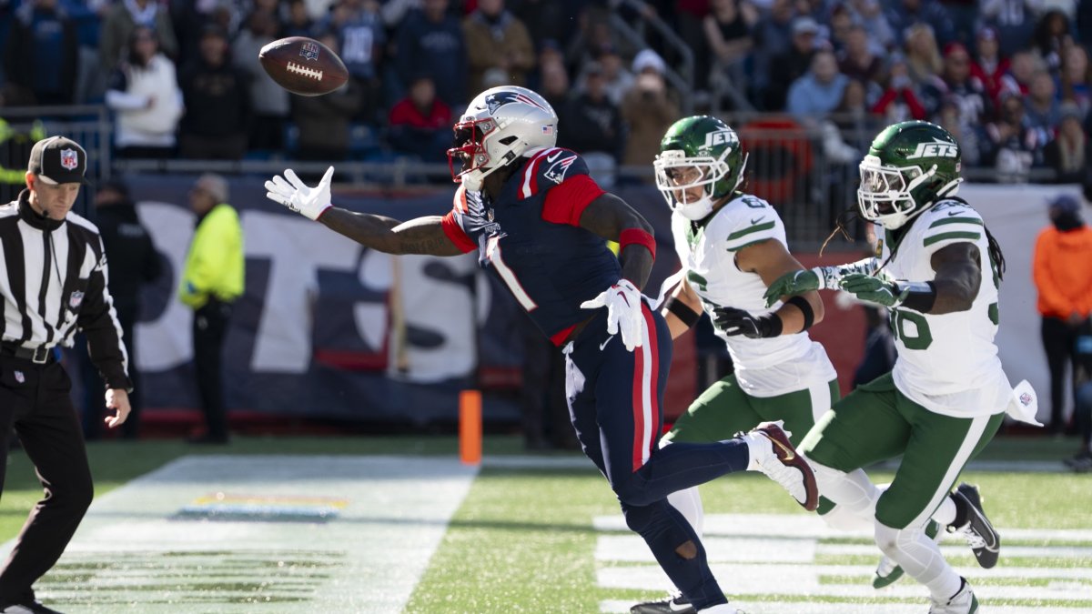 Sloppy win for Patriots, with A.J. Brown’s drops a major letdown – NBC ...