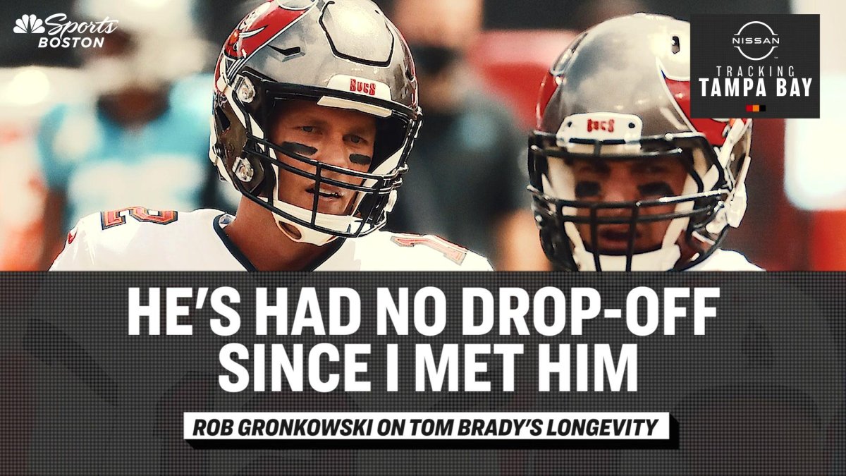 Apparently Antonio Brown has been offered a room in Tom Brady's house -  Article - Bardown